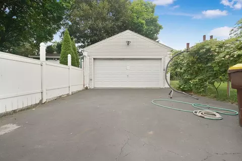 377 Hartwell St, Fall River, MA 02721 photo 29