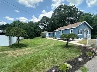 27 Ridgeland Rd, Shrewsbury, MA 01545