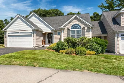 47 Hillview Ln #47, Whitinsville, MA 01588