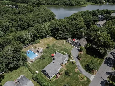 18 24 Captain Davis Ln, Falmouth, MA 02536