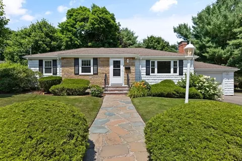9 Leonard Rd, Sharon, MA 02067