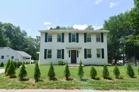 242 Central St, Auburn, MA 01501