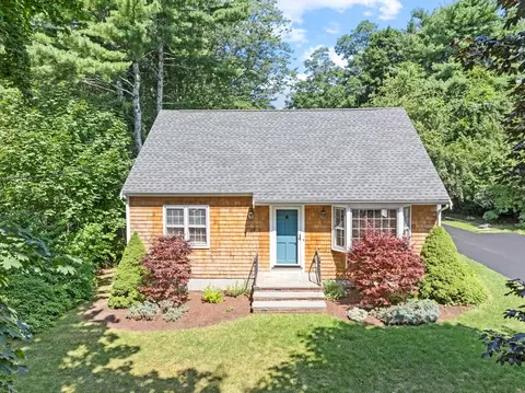 9 Briggs Ter, Marion, MA 02738