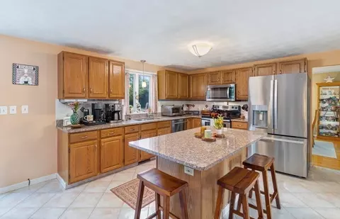 28 Blacksmith Way, Saugus, MA 01906 photo 9