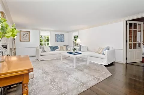 39 Downing St, Hingham, MA 02043 photo 4