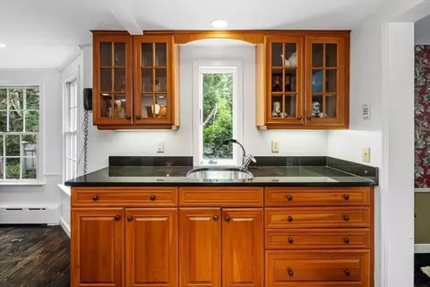 39 Downing St, Hingham, MA 02043 photo 9