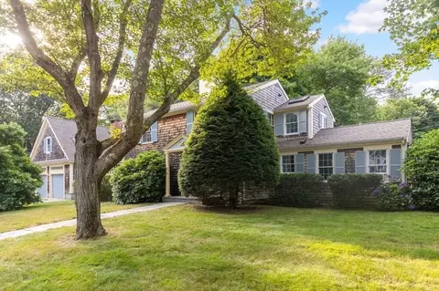 39 Downing St, Hingham, MA 02043