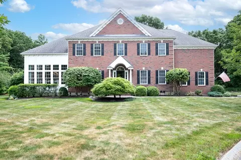 14 Weston Ave, Foxboro, MA 02035