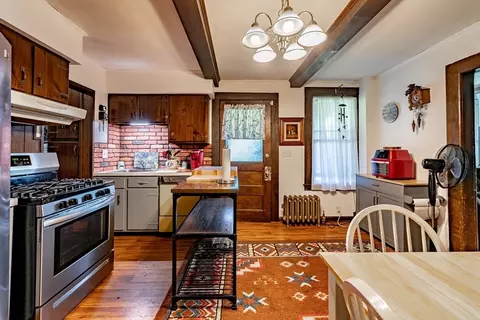 64 Marion St, Chicopee, MA 01013 photo 10