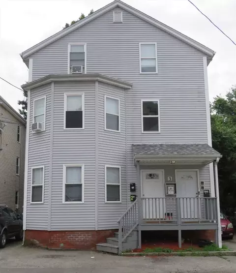 3 Merrit Pl, Attleboro, MA 02703