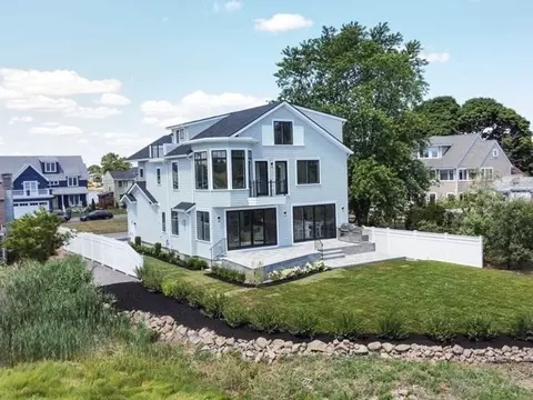 10 Tibbetts Ave, Danvers, MA 01923 photo 3