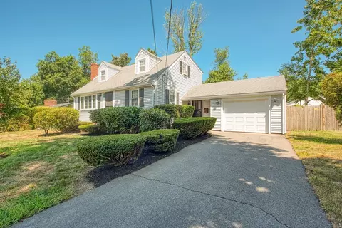 11 Jeanne Ave, Brockton, MA 02301