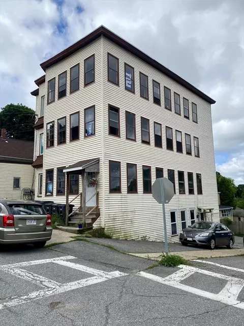 81 Greenwood, Gardner, MA 01440