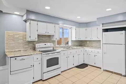 612 June St, Fall River, MA 02720 photo 30
