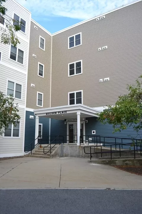 30 Franklin St #205, Malden, MA 02148
