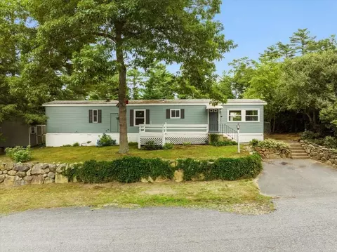 40 Michael St, Wareham, MA 02576