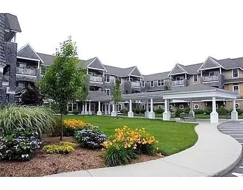 110 Dillingham Ave #202, Falmouth, MA 02540