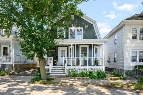 28 Prescott St, Salem, MA 01970