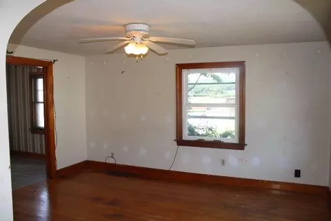 3 Gaffney St, Gloucester, MA 01930 photo 4