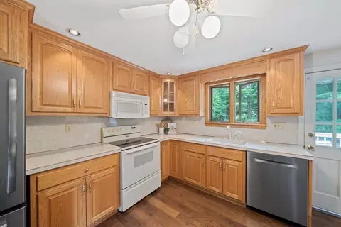 19 Ledgewood Dr, Canton, MA 02021 photo 9