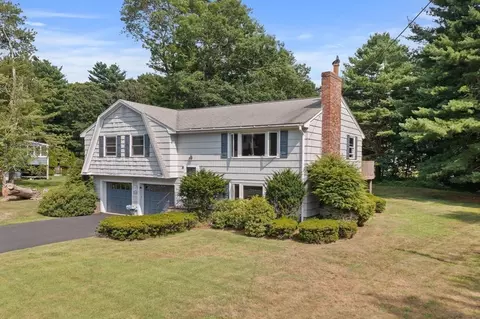 19 Ledgewood Dr, Canton, MA 02021 photo 2