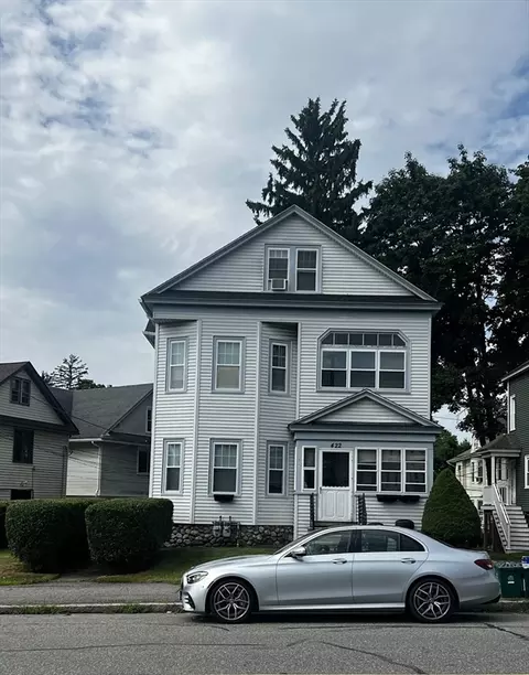 422 Chandler St, Worcester, MA 01602