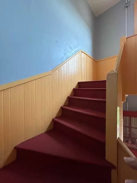 Entry Way - 661 Millbury St, Worcester, MA 01607 photo 2 of 2