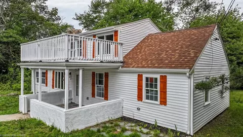 8 Murphy St, Wareham, MA 02571 photo 4