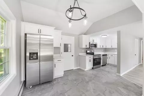 8 Murphy St, Wareham, MA 02571 photo 12