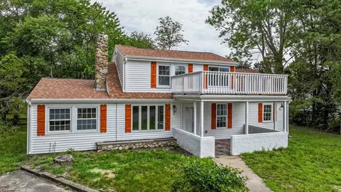 8 Murphy St, Wareham, MA 02571 photo 3