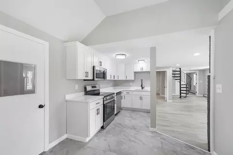 8 Murphy St, Wareham, MA 02571 photo 10
