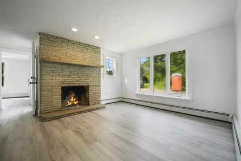 Living - 10 Murphy St, Wareham, MA 02571 photo 1 of 3