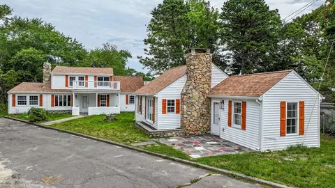 Exterior - 10 Murphy St, Wareham, MA 02571 photo 4 of 4