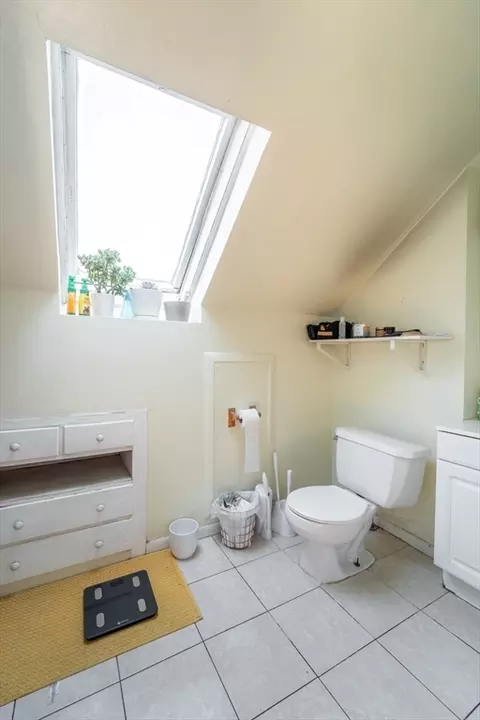 Bath - 24 Bowdoin St, Worcester, MA 01609 photo 2 of 4