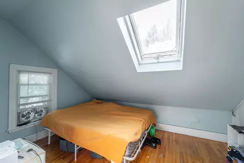 Bedroom - 24 Bowdoin St, Worcester, MA 01609 photo 2 of 5