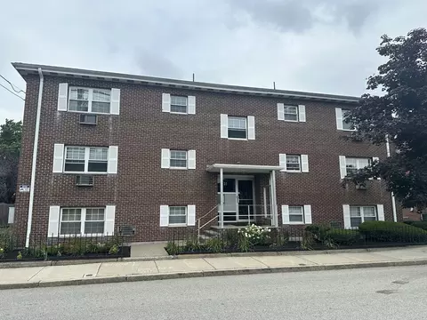 31 Pond St #1, Waltham, MA 02451