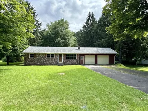 47 Huntington Rd, Hadley, MA 01035