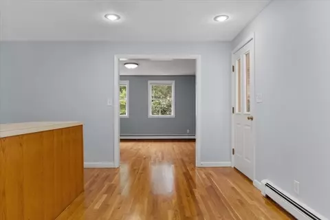 Entry Way - 505 Old Post Rd, Walpole, MA 02081 photo 2 of 4
