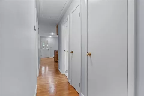 Entry Way - 505 Old Post Rd, Walpole, MA 02081 photo 3 of 4
