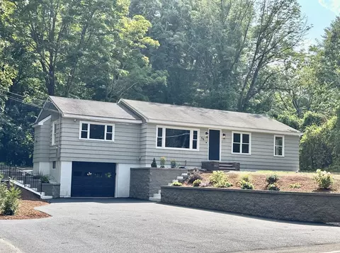 56 Pleasant St, Westford, MA 01886