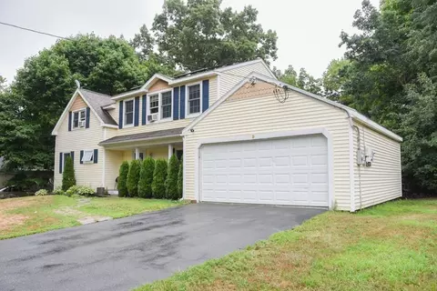 9 Topping Rd, Andover, MA 01810