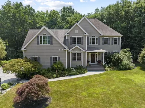 2 Homestead Dr, Medway, MA 02053