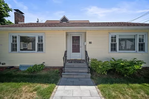 90 Hobart St, Quincy, MA 02170