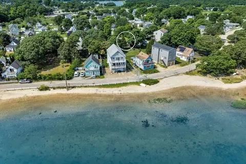 17 Crescent Pl, Wareham, MA 02558