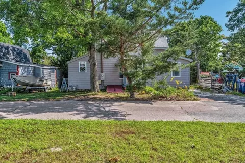 17 Crescent Pl, Wareham, MA 02558 photo 4