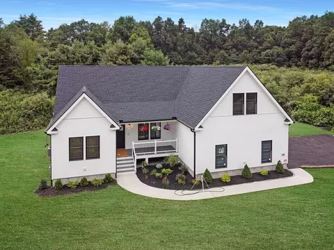 548 Haynes St, Sturbridge, MA 01566