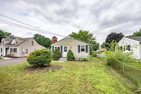 46 Hall St, Agawam, MA 01030