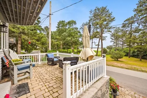 Exterior - 4 Bayside Ave, Wareham, MA 02571 photo 7 of 12