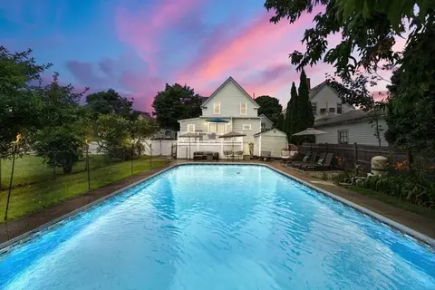 12 Richard St, Saugus, MA 01906