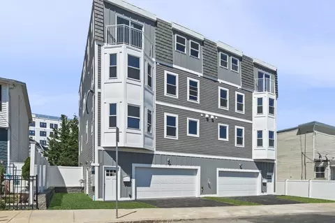 170 Maverick St #1, Chelsea, MA 02150